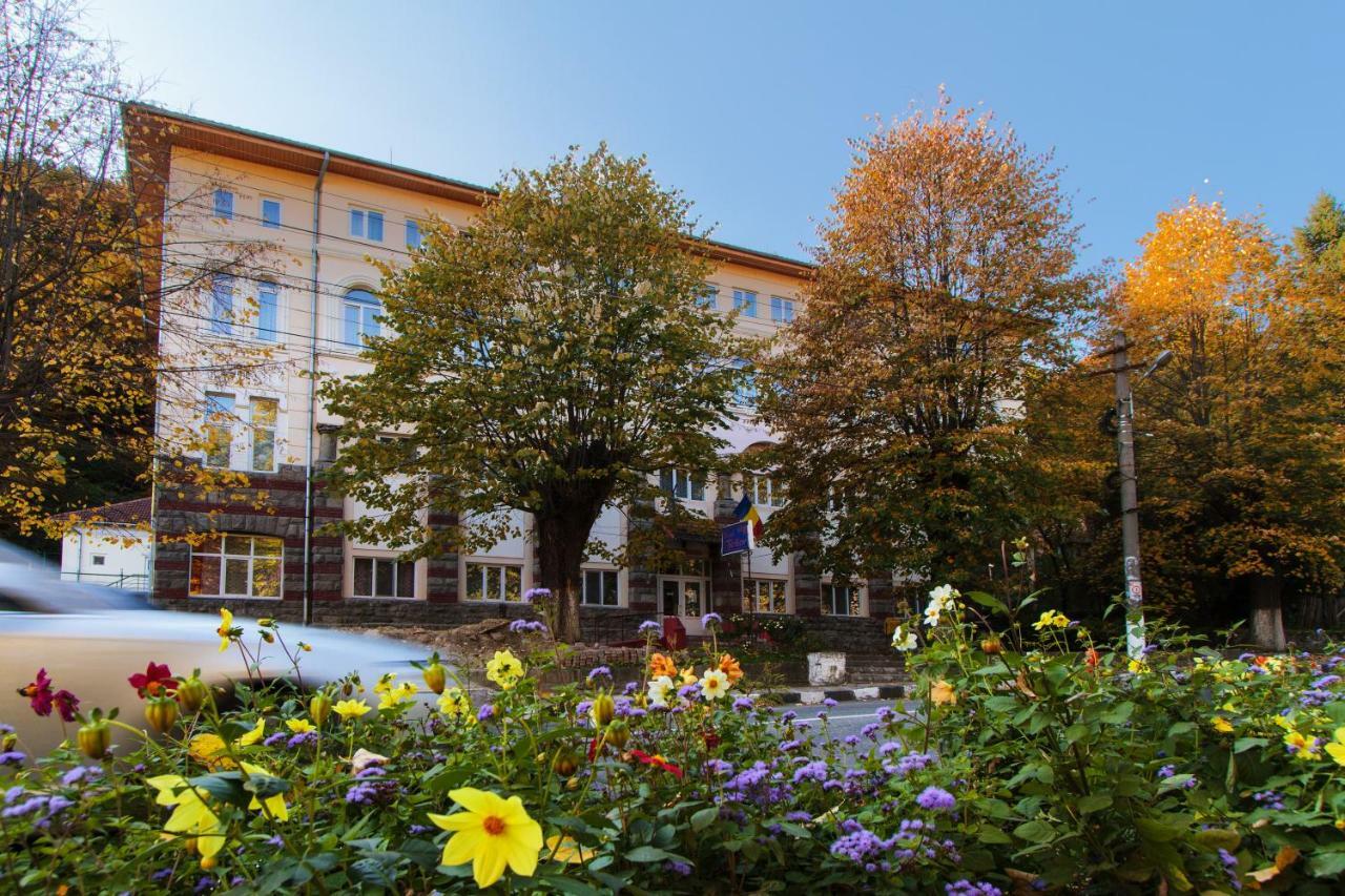 Hotel Teilor Caciulata Esterno foto