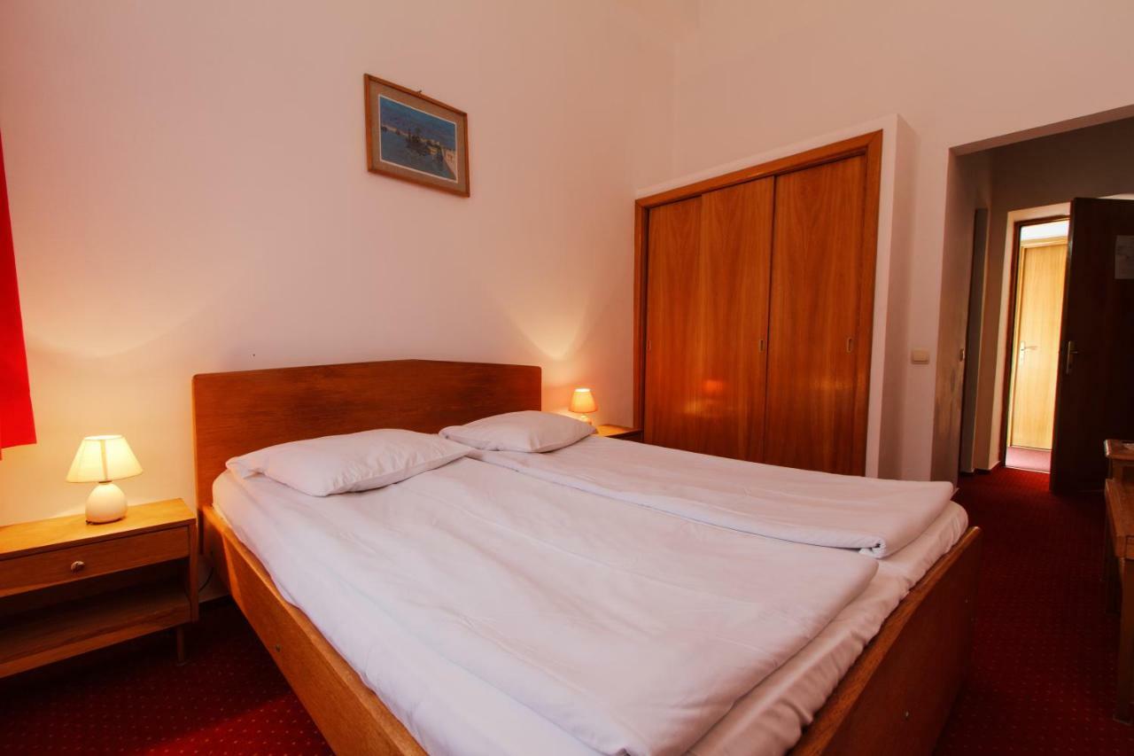 Hotel Teilor Caciulata Esterno foto